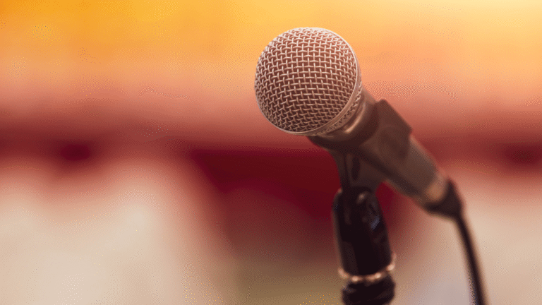 An image of a microphone